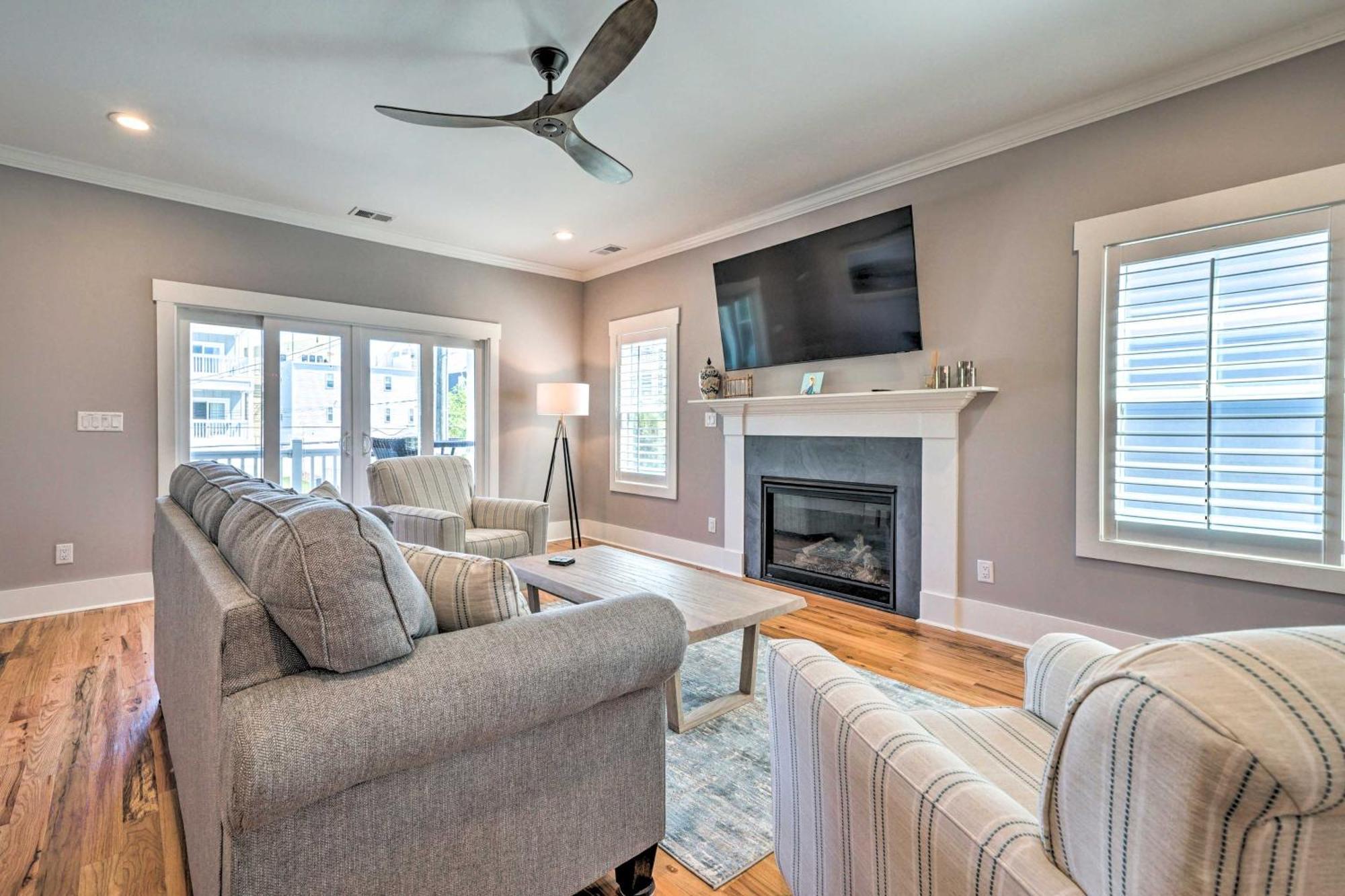 Bright Coastal Abode With Porch And Beach Access! Carolina Beach Eksteriør billede