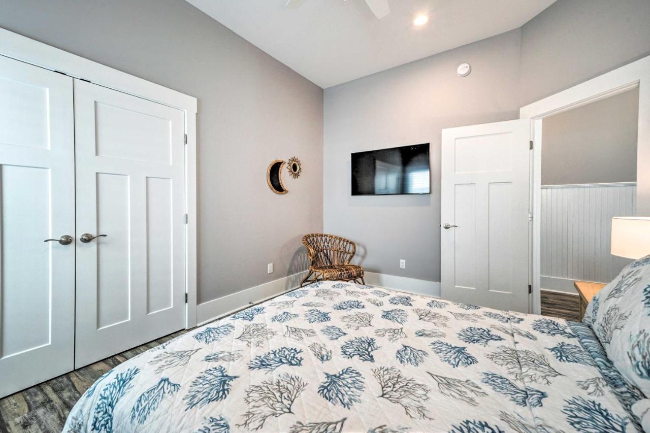Bright Coastal Abode With Porch And Beach Access! Carolina Beach Eksteriør billede