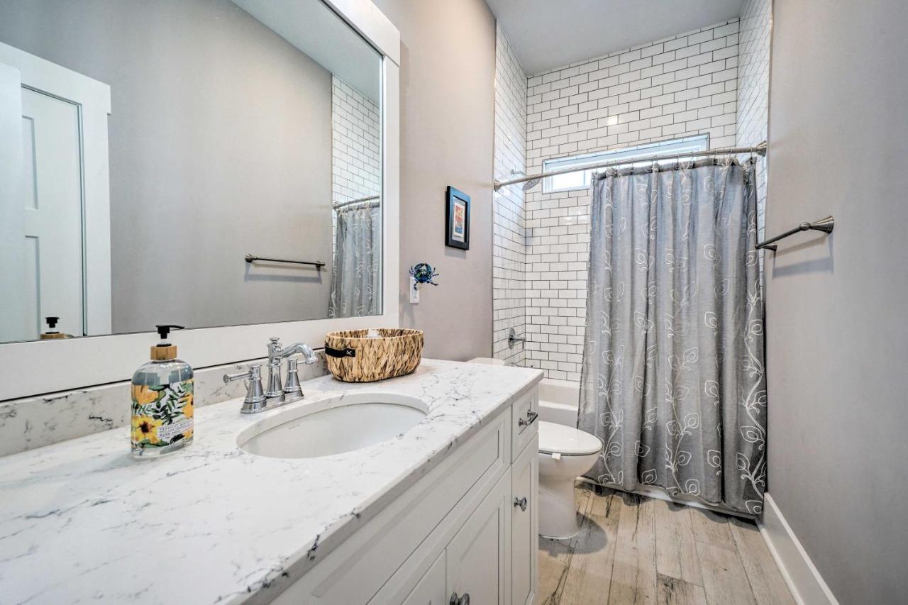 Bright Coastal Abode With Porch And Beach Access! Carolina Beach Eksteriør billede